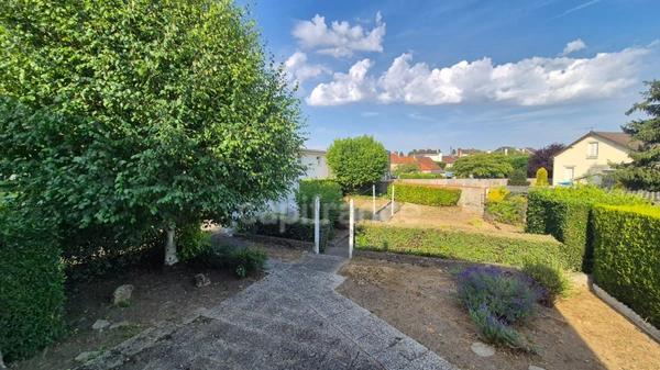 Maison individuelle à vendre 3 pièces ETAMPES (91) – Quartier Saint-Pierre – Terrain clos de 591 m² – Garage – Fort potentiel
