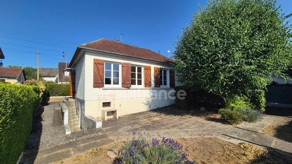 Maison individuelle à vendre 3 pièces ETAMPES (91) – Quartier Saint-Pierre – Terrain clos de 591 m² – Garage – Fort potentiel