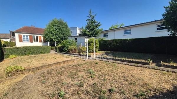 Maison individuelle à vendre 3 pièces ETAMPES (91) – Quartier Saint-Pierre – Terrain clos de 591 m² – Garage – Fort potentiel
