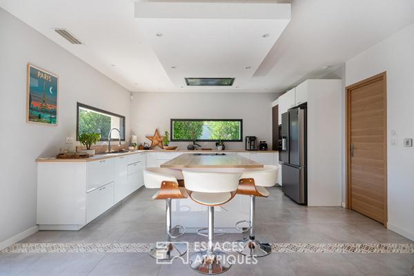 Villa contemporaine : volumes épurés et plain-pied