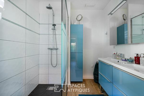Villa contemporaine : volumes épurés et plain-pied