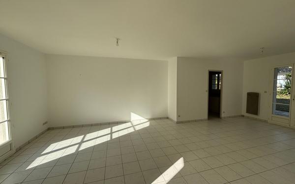 Maison à louer    5 pièces • 100 m2 Luynes