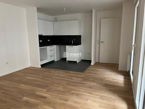 Location Appartement 2 pièces 51 m² - Courbevoie 92400