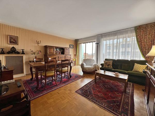 À vendre : Appartement 4 pièces à La Varenne Saint Hilaire