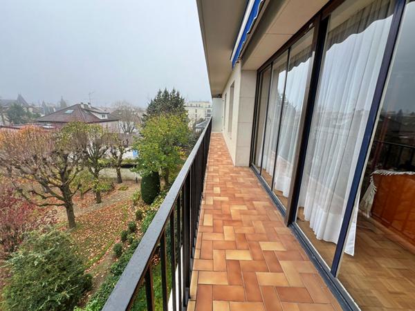 À vendre : Appartement 4 pièces à La Varenne Saint Hilaire