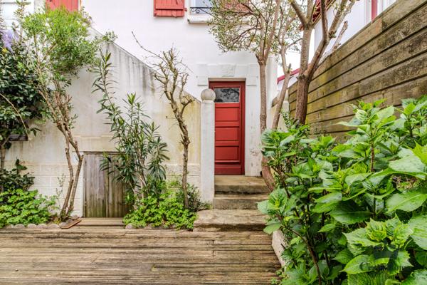 Maison
                                                                                                                                                                                                                                                                                                                        5 pièce(s)                                                                                                                                                                                                          4 chambre(s)                                                                                                                                                                                                          83  m²