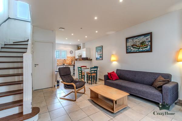 Maison
                                                                                                                                                                                                                                                                                                                        5 pièce(s)                                                                                                                                                                                                          4 chambre(s)                                                                                                                                                                                                          83  m²