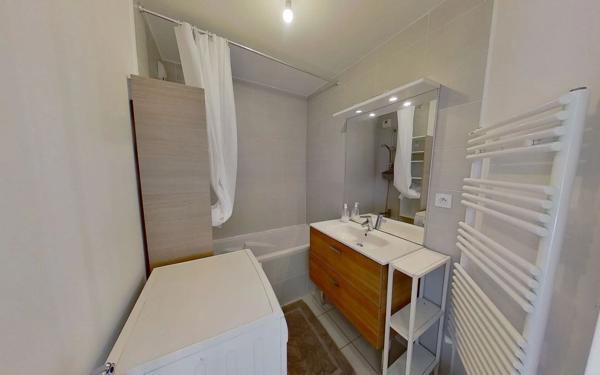 Appartement à louer    4 pièces • 77,08 m2 Lyon 7