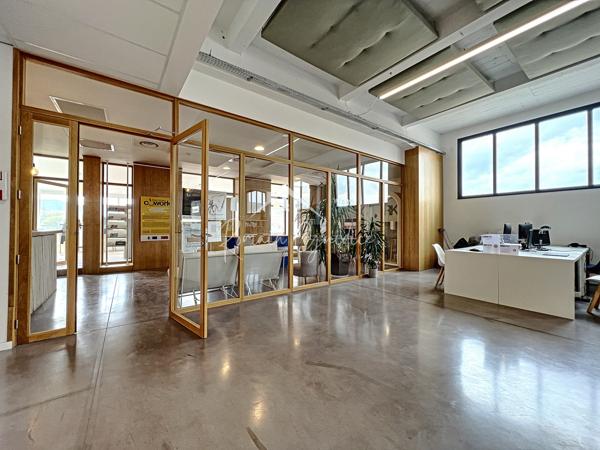 Millau (12100) BUREAUX DE 331 M² AMÉNAGEABLES À SOUHAIT IDÉALEMENT SITUÉ