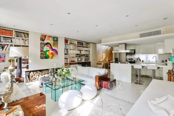 Appartement en dernier étage avec terrasse en plein cœur de Saint-Germain-des-Prés