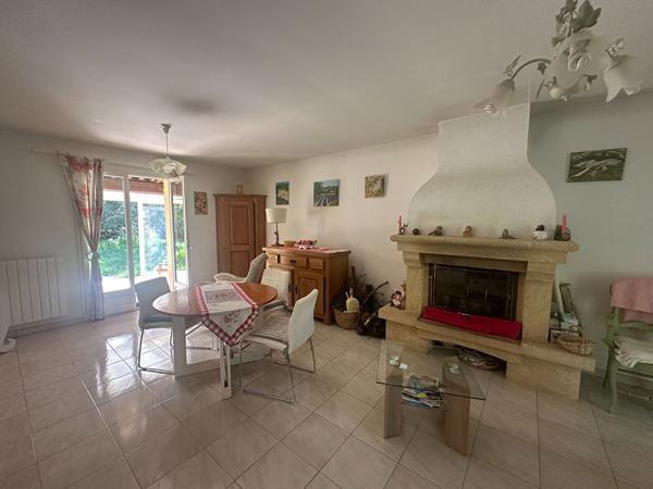 A VENDRE 83470 SAINT MAXIMIN LA SAINTE BAUME MAISON PLAIN PIED T4 DE 87 M2 SUR 1600 M2  DE JARDIN GARAGE