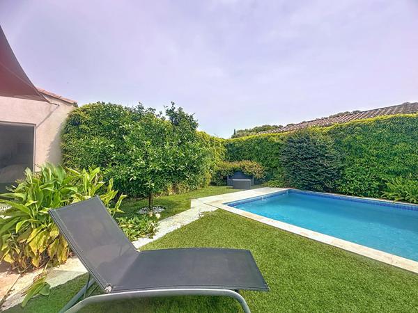 Villa contemporaine avec piscine à Beaucours Sanary Sur Mer 5 pièces de 195 m2