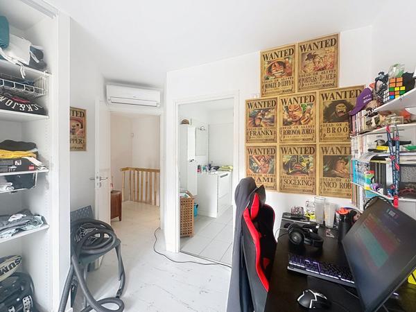 Villa contemporaine avec piscine à Beaucours Sanary Sur Mer 5 pièces de 195 m2