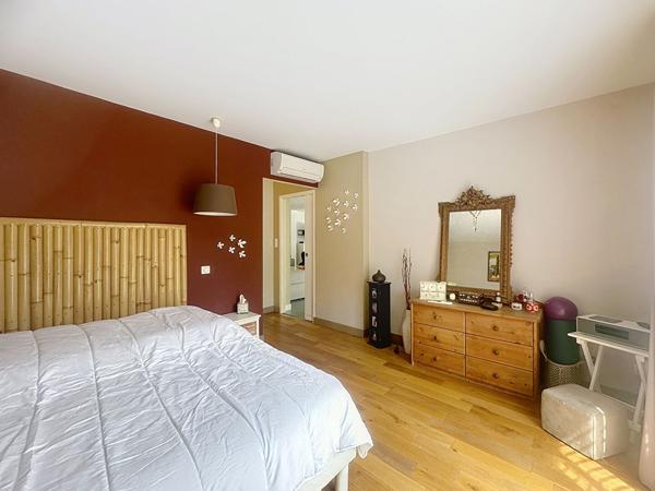 Villa contemporaine avec piscine à Beaucours Sanary Sur Mer 5 pièces de 195 m2