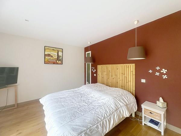 Villa contemporaine avec piscine à Beaucours Sanary Sur Mer 5 pièces de 195 m2