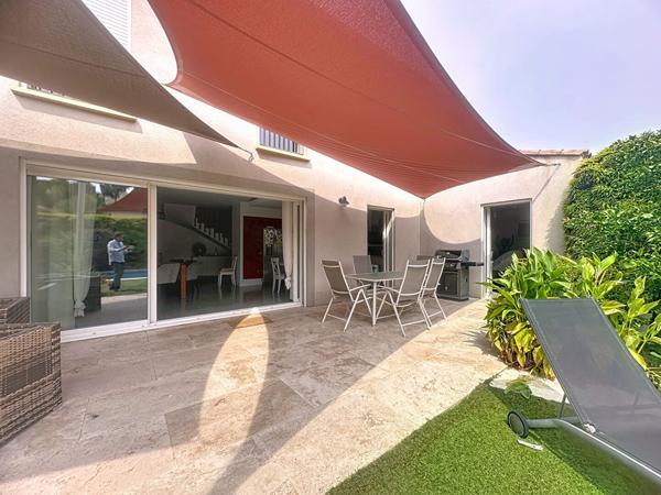 Villa contemporaine avec piscine à Beaucours Sanary Sur Mer 5 pièces de 195 m2