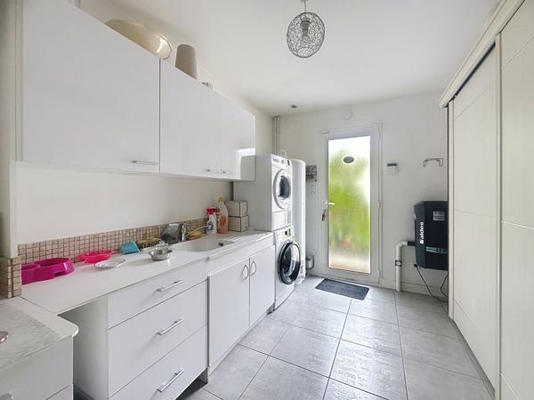 Villa contemporaine avec piscine à Beaucours Sanary Sur Mer 5 pièces de 195 m2