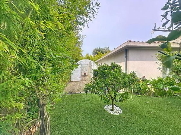 Villa contemporaine avec piscine à Beaucours Sanary Sur Mer 5 pièces de 195 m2