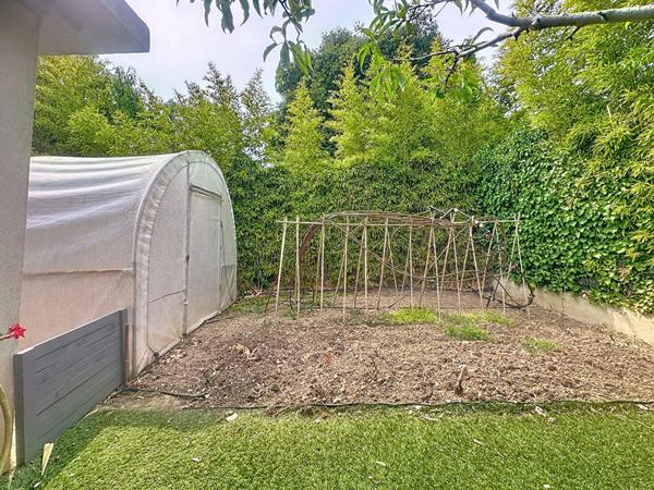 Villa contemporaine avec piscine à Beaucours Sanary Sur Mer 5 pièces de 195 m2