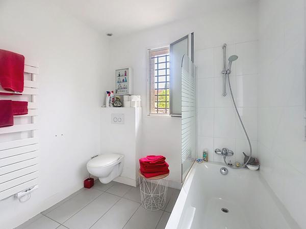 Villa contemporaine avec piscine à Beaucours Sanary Sur Mer 5 pièces de 195 m2