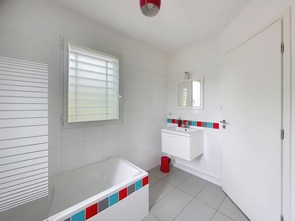 Villa contemporaine avec piscine à Beaucours Sanary Sur Mer 5 pièces de 195 m2