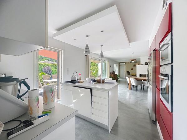 Villa contemporaine avec piscine à Beaucours Sanary Sur Mer 5 pièces de 195 m2