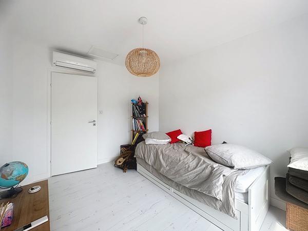 Villa contemporaine avec piscine à Beaucours Sanary Sur Mer 5 pièces de 195 m2