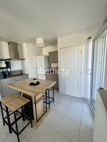 Appartement
         3 pièces
        - 55 m² 219 000 € *