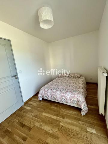 Appartement
         3 pièces
        - 55 m² 219 000 € *
