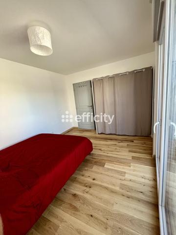Appartement
         3 pièces
        - 55 m² 219 000 € *