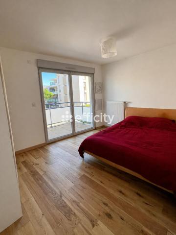 Appartement
         3 pièces
        - 55 m² 219 000 € *