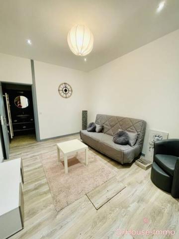 Immeuble à vendre 9 pièces de 380 m²