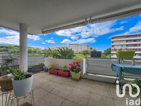 Appartement 3 pièces de 63 m² à Marseille (13012)