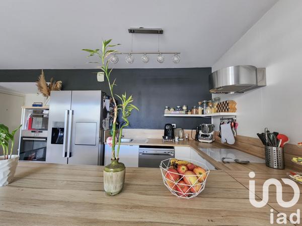 Appartement 3 pièces de 63 m² à Marseille (13012)