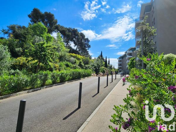 Appartement 3 pièces de 63 m² à Marseille (13012)