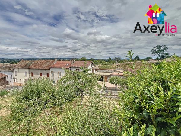 Melay (71340) A VENDRE - MELAY - MAISON FAMILIALE AVEC GITE INDEPENDANT ET 3 GARAGES