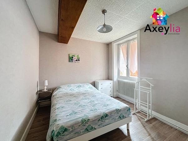 Melay (71340) A VENDRE - MELAY - MAISON FAMILIALE AVEC GITE INDEPENDANT ET 3 GARAGES