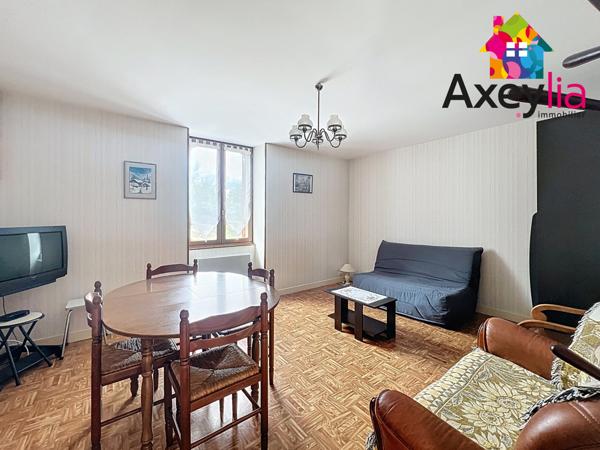 Melay (71340) A VENDRE - MELAY - MAISON FAMILIALE AVEC GITE INDEPENDANT ET 3 GARAGES