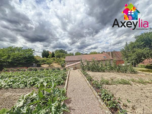 Melay (71340) A VENDRE - MELAY - MAISON FAMILIALE AVEC GITE INDEPENDANT ET 3 GARAGES