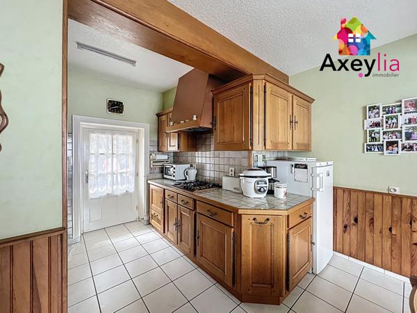 Melay (71340) A VENDRE - MELAY - MAISON FAMILIALE AVEC GITE INDEPENDANT ET 3 GARAGES