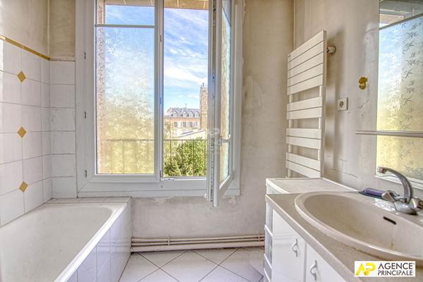Appartement Versailles 5 pièce(s) 1 345 000 € **  - Référence  28218