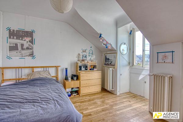 Appartement Versailles 5 pièce(s) 1 345 000 € **  - Référence  28218