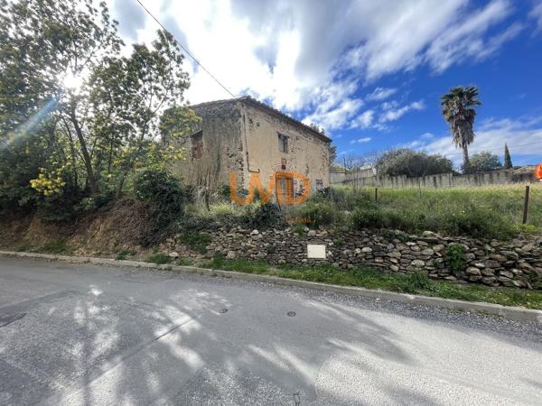 Terrain à bâtir de 881 m2 avec grange de 40 m2 au sol viabilisée