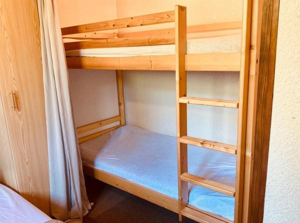 2 PIECES de 29m2 avec rdj, cave et casier à ski