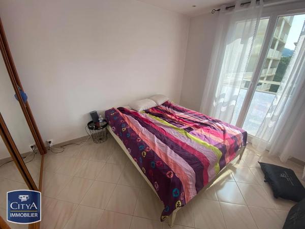 Appartement à louer 4 pièces 131.8m² Toulon (83000)