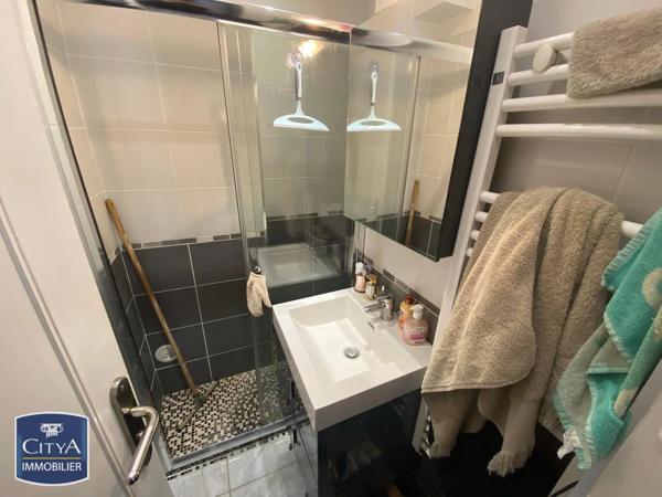 Appartement à louer 4 pièces 131.8m² Toulon (83000)