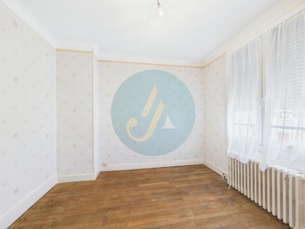 Nevers (58000) Charmante maison, 2 chambres, jardin clos à NEVERS