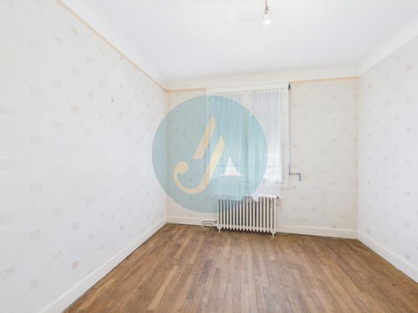 Nevers (58000) Charmante maison, 2 chambres, jardin clos à NEVERS