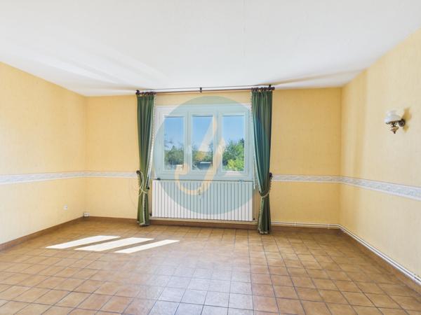 Nevers (58000) Charmante maison, 2 chambres, jardin clos à NEVERS