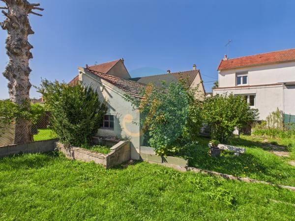 Nevers (58000) Charmante maison, 2 chambres, jardin clos à NEVERS